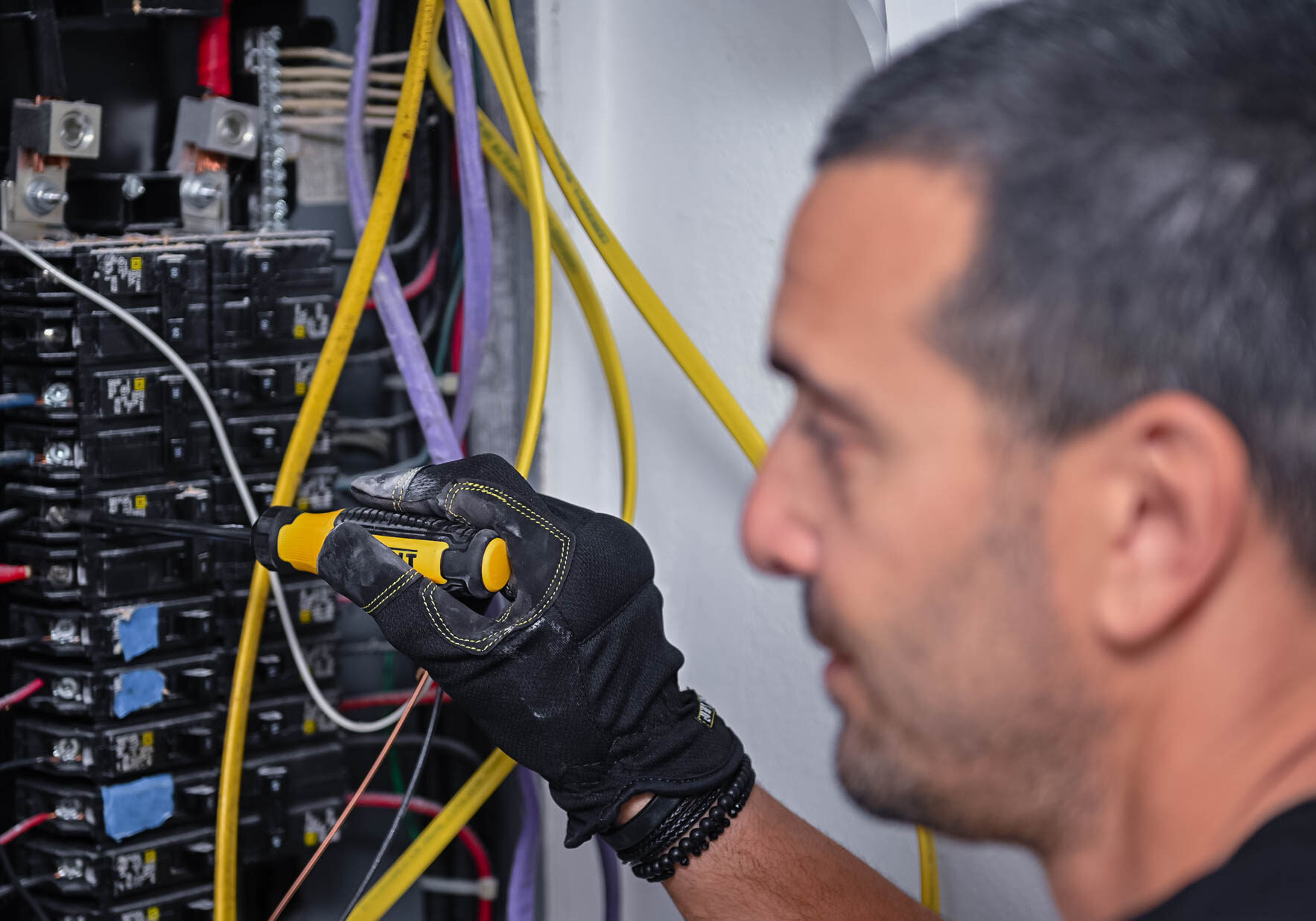 69659143330fb_GoDaddy_-5800